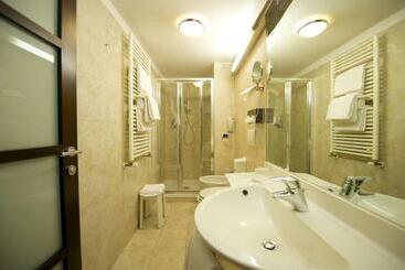 هتل Best Western Crystal Palace