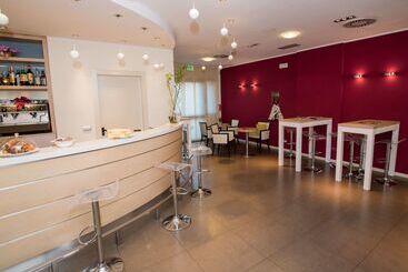 هتل Best Western  Palace Inn