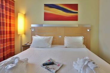 هتل Best Western  Palace Inn