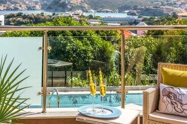 هتل Blue Bay Resort