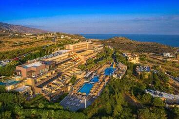 هتل Blue Bay Resort