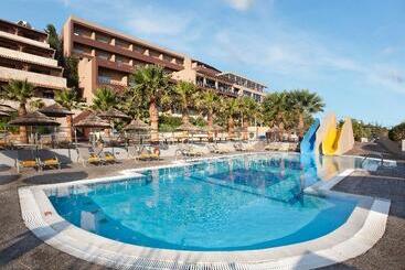 هتل Blue Bay Resort