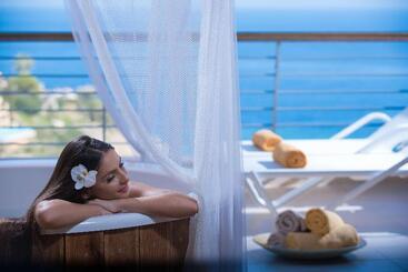 هتل Blue Bay Resort
