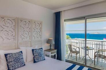 هتل Blue Dreams Resort Bodrum Ultra All Inclusive