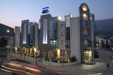 هتل Blue Star