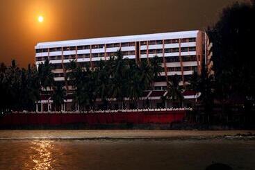 هتل Bogmallo Beach Resort