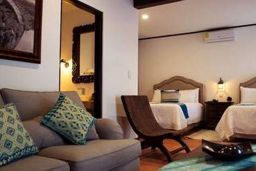 هتل Casa De Adobe Gallery & Luxury Boutique