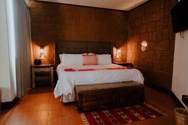 هتل Casa De Adobe Gallery & Luxury Boutique