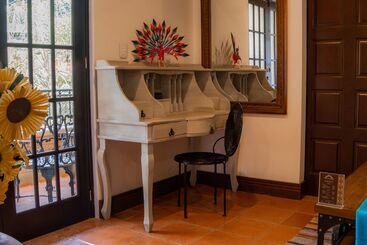 هتل Casa De Adobe Gallery & Luxury Boutique