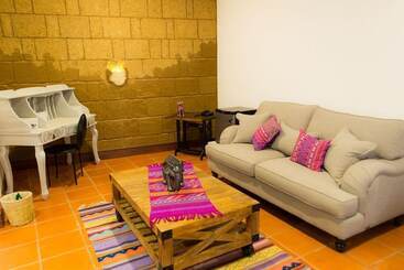 هتل Casa De Adobe Gallery & Luxury Boutique