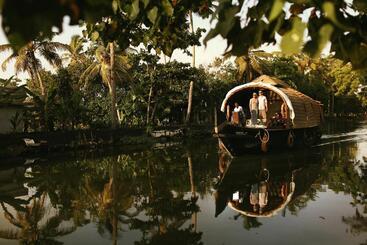 هتل Coconut Lagoon Kumarakom  A Cgh Earth Experience