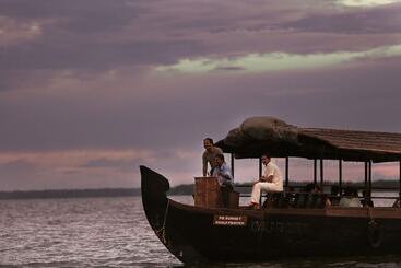 هتل Coconut Lagoon Kumarakom  A Cgh Earth Experience