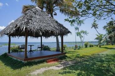 هتل Coconut Lagoon Kumarakom  A Cgh Earth Experience
