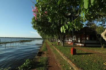 هتل Coconut Lagoon Kumarakom  A Cgh Earth Experience