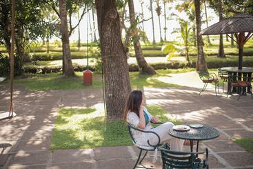 هتل Coconut Lagoon Kumarakom  A Cgh Earth Experience