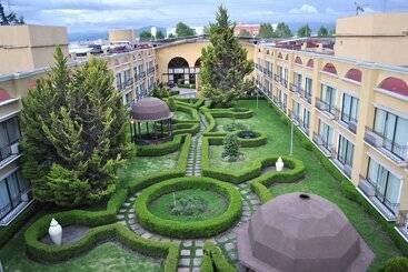 هتل Courtyard Toluca Airport