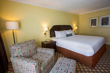 هتل Courtyard Toluca Airport