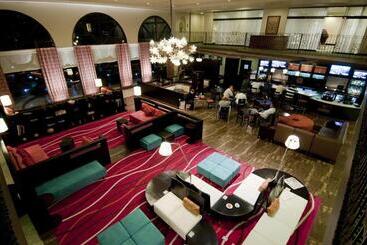 هتل Courtyard Toluca Airport