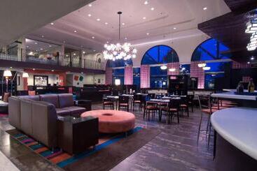 هتل Courtyard Toluca Airport