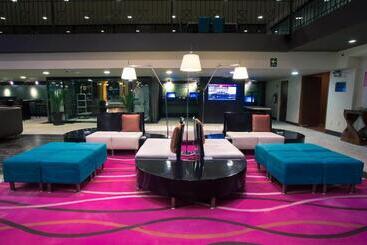 هتل Courtyard Toluca Airport