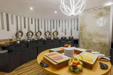 هتل Courtyard Toluca Airport