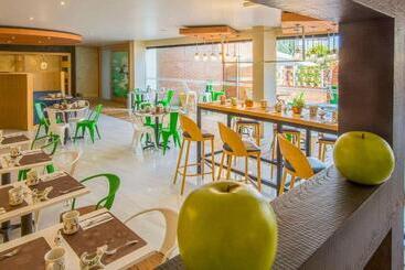 هتل Courtyard Toluca Airport