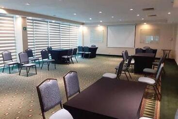 هتل Courtyard Toluca Airport