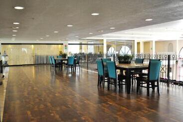 هتل Courtyard Toluca Airport