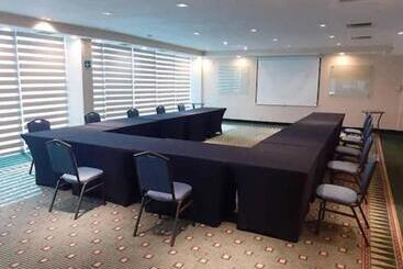 هتل Courtyard Toluca Airport