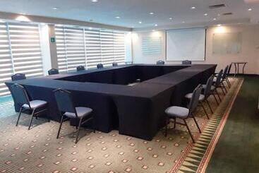 هتل Courtyard Toluca Airport