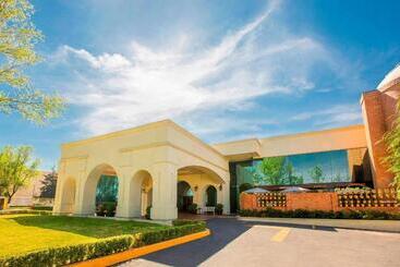 هتل Courtyard Toluca Airport