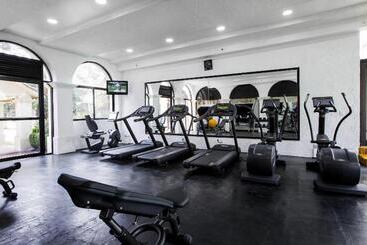 هتل Courtyard Toluca Airport