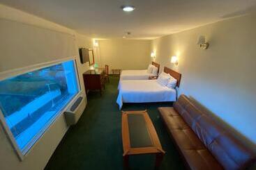 هتل Enterprise Inn Poliforum