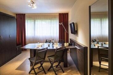 فندق Escale Oceania Brest