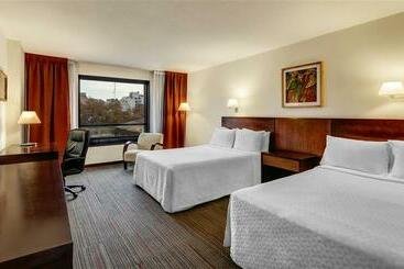 هتل Four Points by Sheraton Montevideo