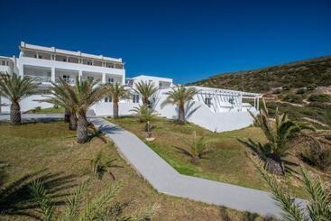 هتل Golden Milos Beach