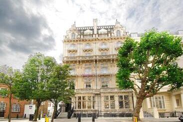 هتل Grand Royale Hyde Park