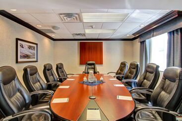 هتل Homewood Suites By Hilton Toronto Mississauga