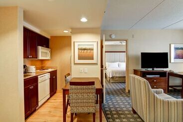 هتل Homewood Suites By Hilton Toronto Mississauga