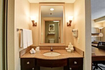 هتل Homewood Suites By Hilton Toronto Mississauga