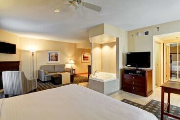 هتل Homewood Suites By Hilton Toronto Mississauga