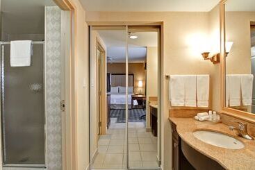 هتل Homewood Suites By Hilton Toronto Mississauga