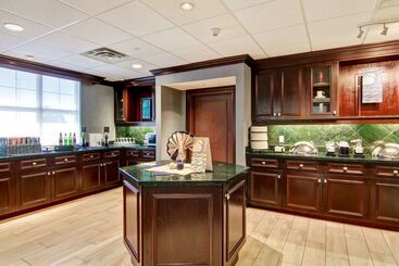 هتل Homewood Suites By Hilton Toronto Mississauga