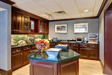 هتل Homewood Suites By Hilton Toronto Mississauga
