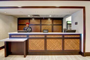 هتل Homewood Suites By Hilton Toronto Mississauga