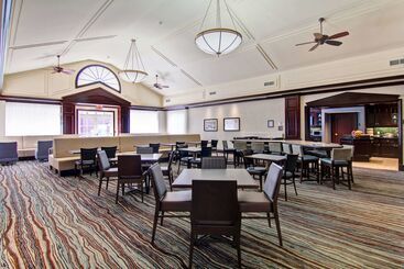 هتل Homewood Suites By Hilton Toronto Mississauga