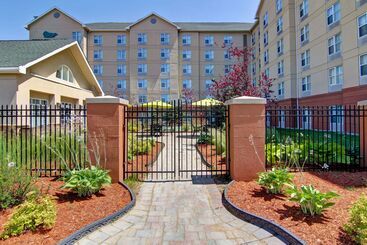 هتل Homewood Suites By Hilton Toronto Mississauga