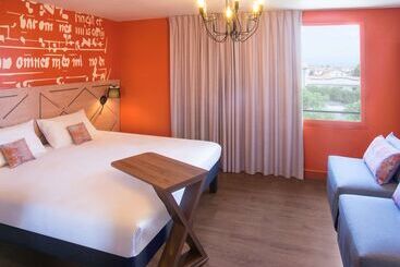 酒店 Ibis Styles Carcassonne La Cité