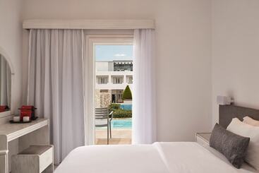 هتل Mykonos Kosmoplaz Beach Resort