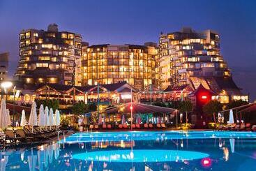 Limak Lara Deluxe Hotel & Resort Antalya